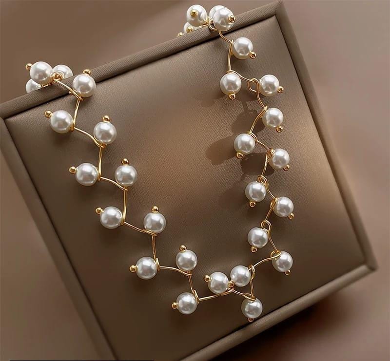 Elegant Pearl Vine Choker Necklace