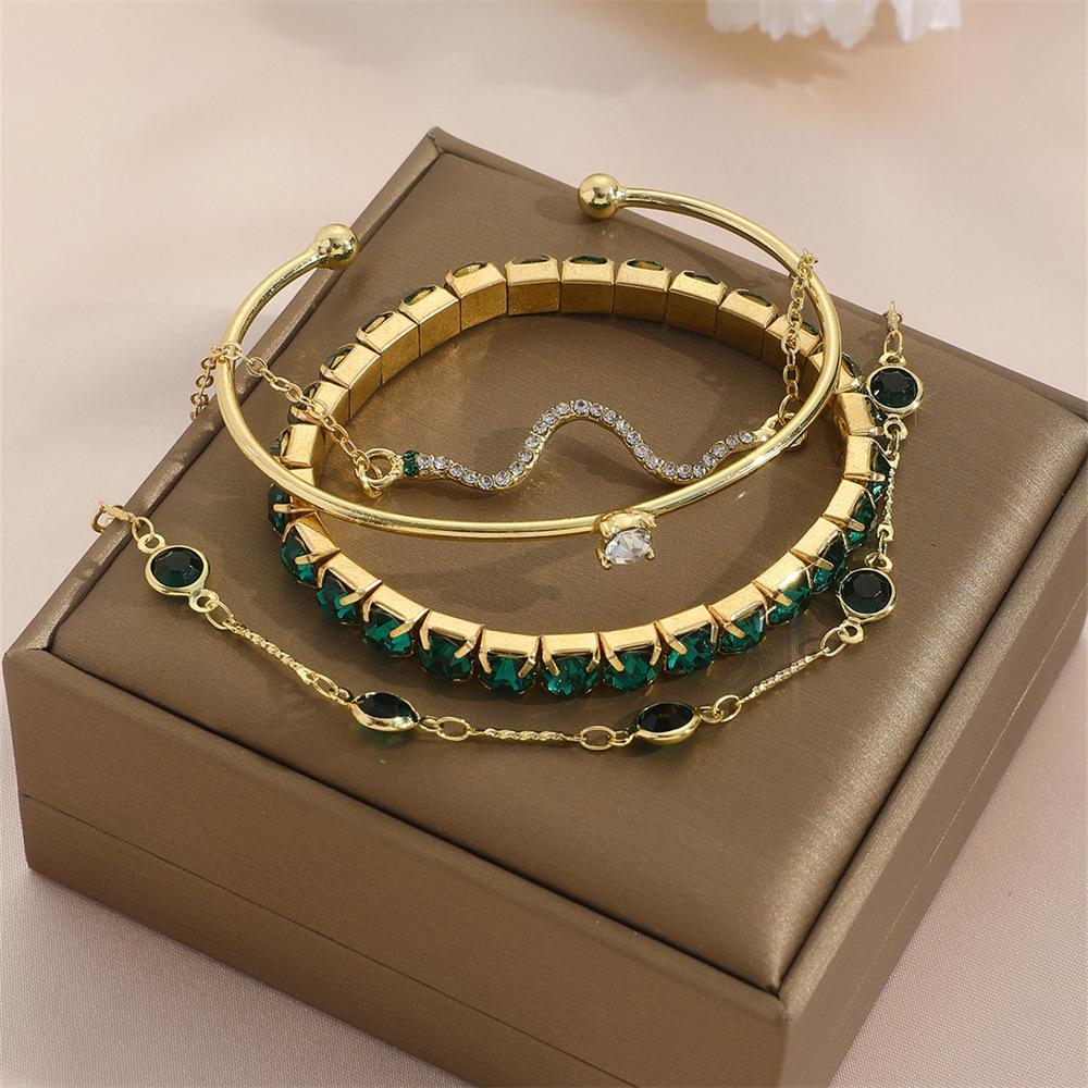 4 pcs Qul Design Gold Plated Bracelet