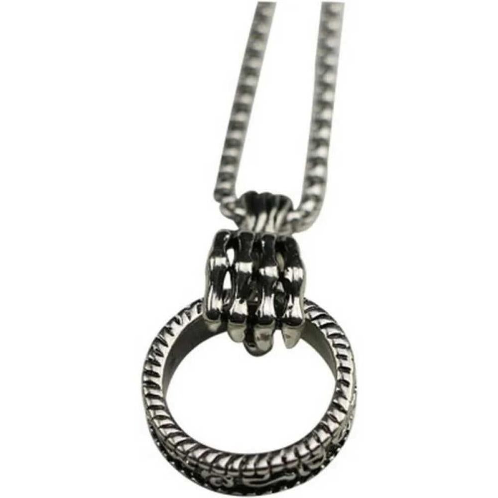 Elegant Ring-Shaped Pendant Necklace