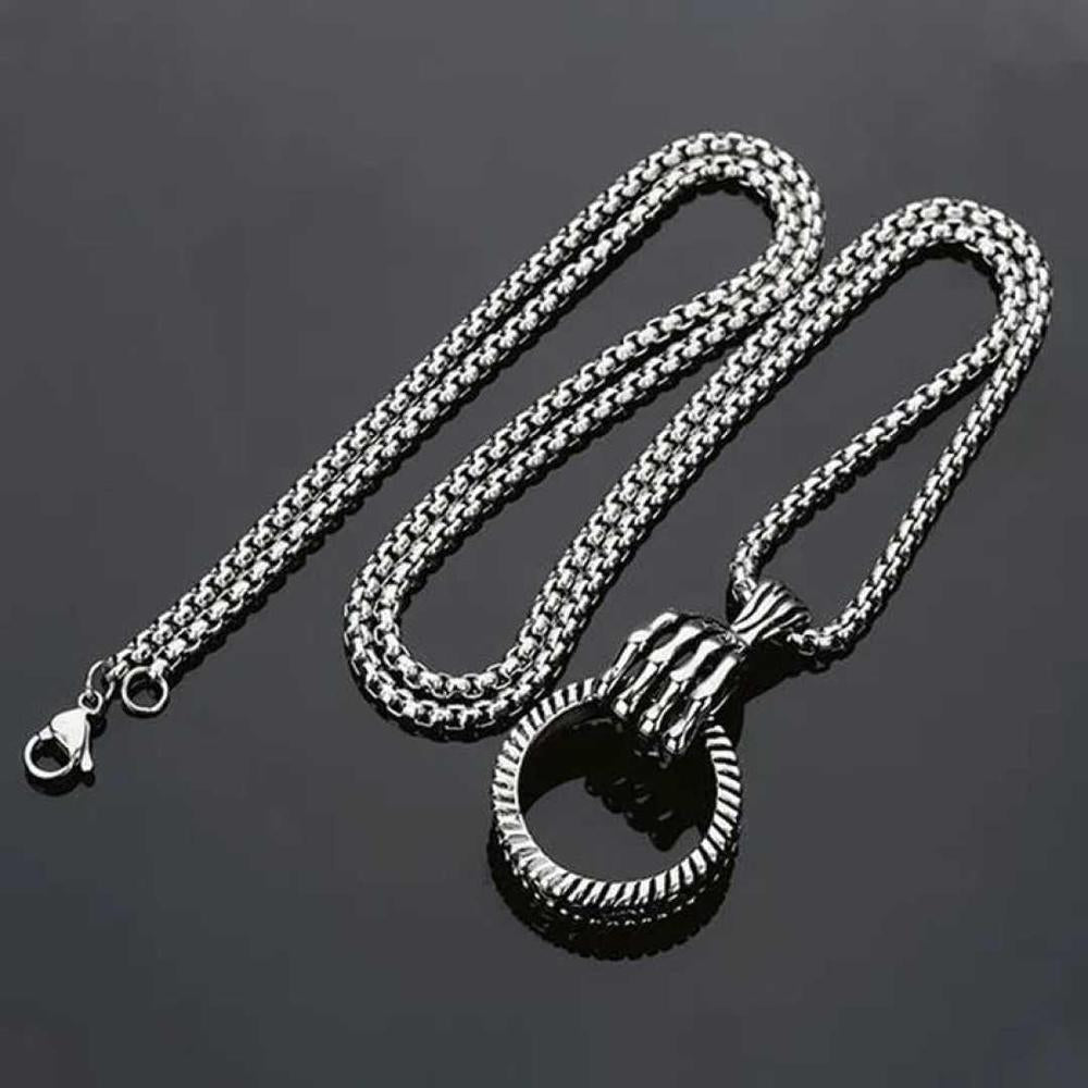 Elegant Ring-Shaped Pendant Necklace