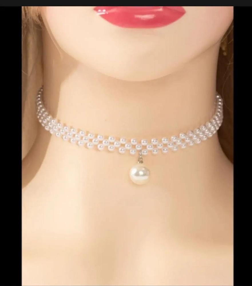 Elegant Women's Pearl Choker