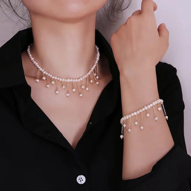 Beautiful Pearl Necklace with bracelet