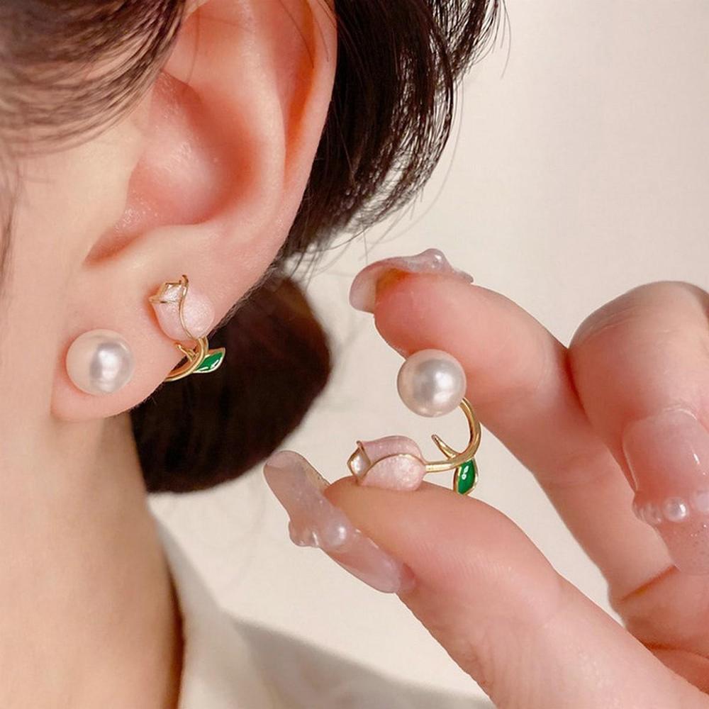 Trendy Artificial Pearl Ear Studs