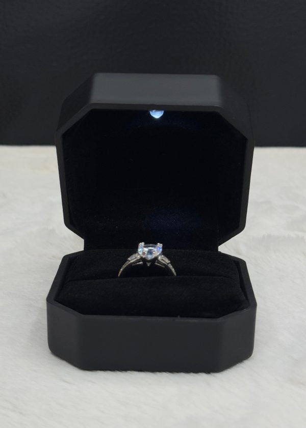 Diamond-Shaped Luxury Adjustable Ring with box